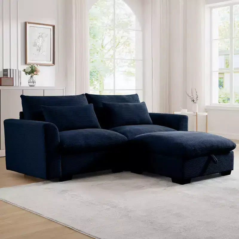 Comodo divano componibile in velluto a coste con cuscini e braccioli arrotondati, moderno divano letto profondo con pouf contenitore