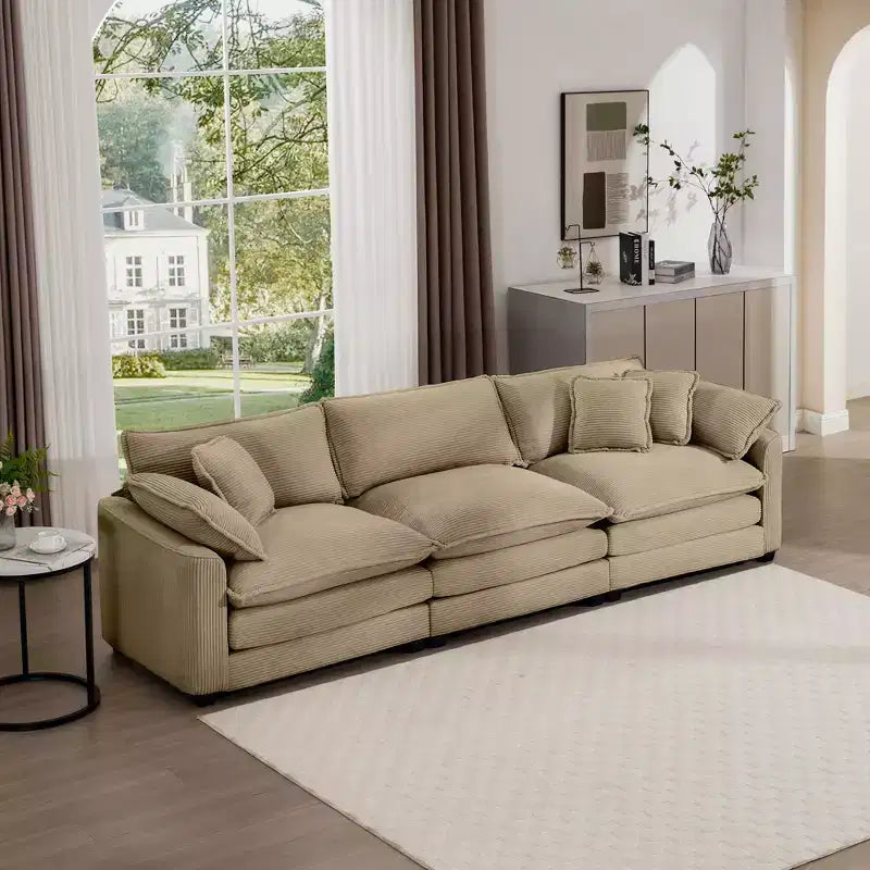 Divano Sezionale Moderno Mid-Century a 3 Posti con 2 Cuscini Bracciolo e 3 Cuscini Decorativi, Tessuto in Velluto a Coste Beige Chiaro